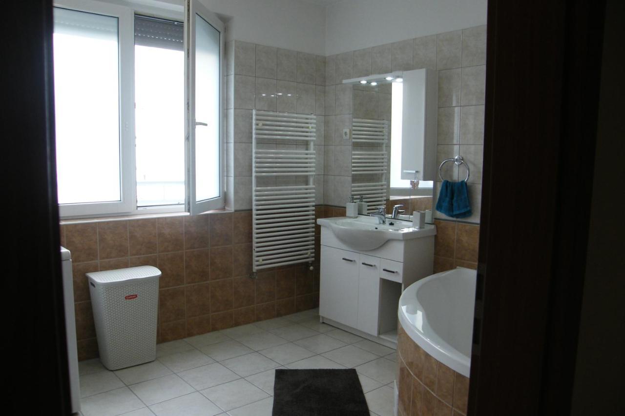 Happy Apartman Hajdúszoboszló 外观 照片